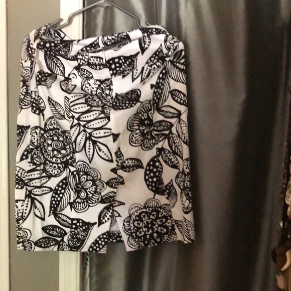 Beautiful summer skirt - Picture 2 of 3